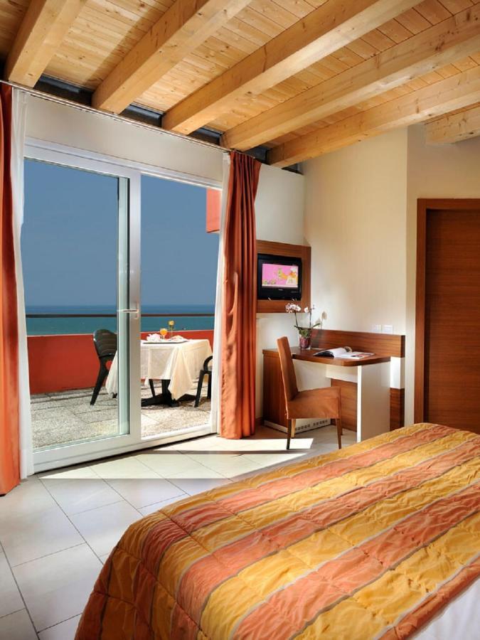 Hotel Bembo Бібіоне Екстер'єр фото